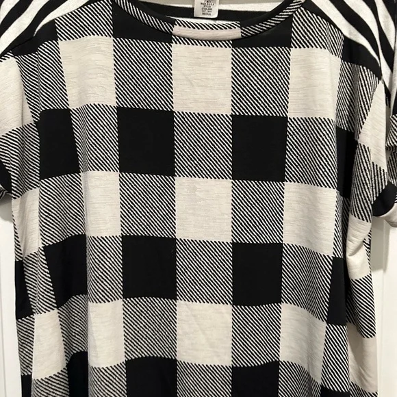Sew in Love Black and White Checkered Women's Top - Picture 2 of 3